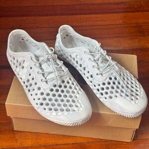 Vivobarefoot Shoes Ultra 3 Women’s in Moonstone Size 39 EU, Excellent Condition